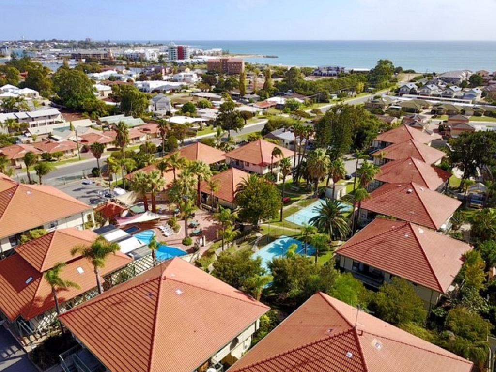 Mandurah Family Resort Екстериор снимка