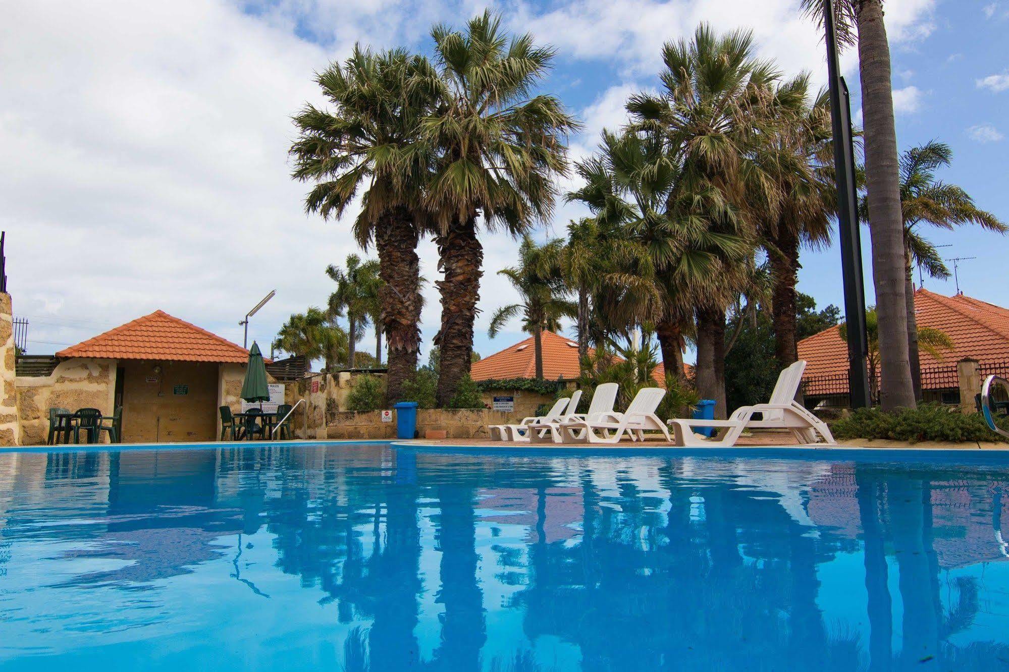 Mandurah Family Resort Екстериор снимка